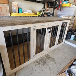 Large Two Bay Dog Box