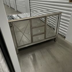 Mirrored Dresser & Nightstand Set – Glam Style