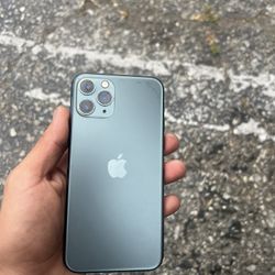 iPhone 11 Pro Max (basically New )