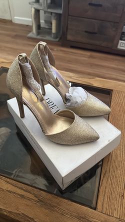 Dream Pairs Gold Glitter Stiletto Heels