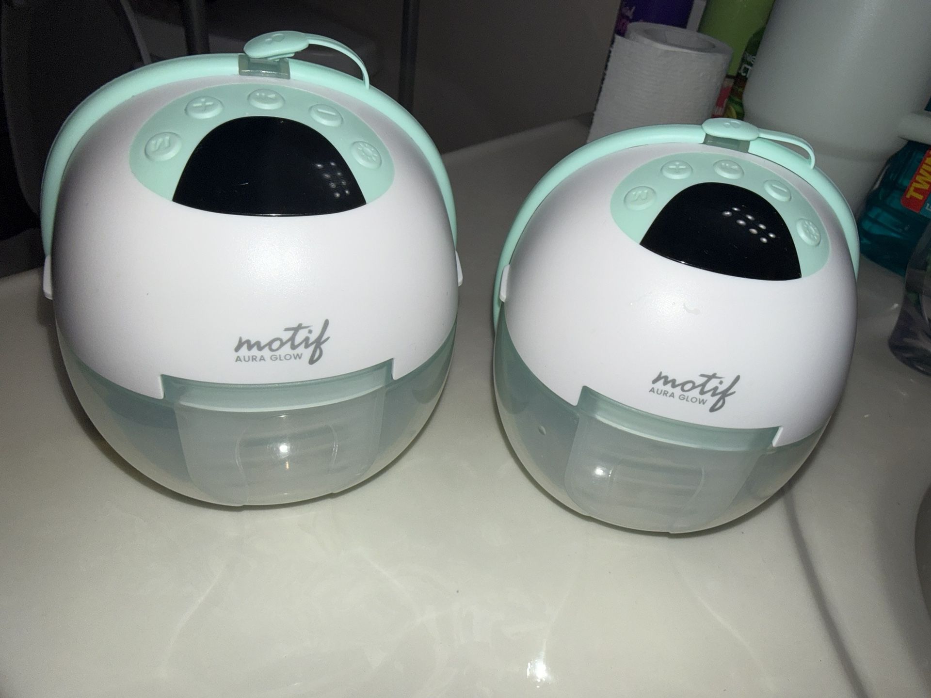 Momfit breast pumps 