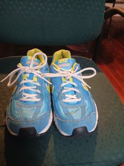 NIKE WOMEN'S SNEAKERS 8.5