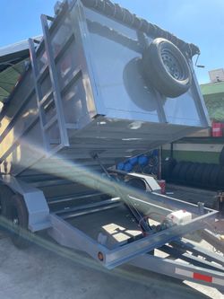 Smooth dump trailer