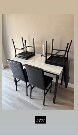 Kitchen Table & Chairs