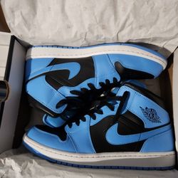 Jordan 1 Mid University Blue