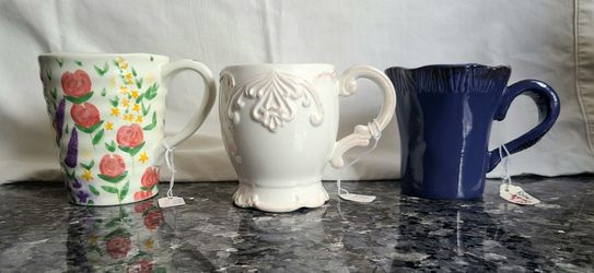 Beautiful Designer Ceramic Mug.
New, never been used.  
P/U Yucaipa. No Shipping Available