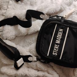 Black & White Steve Madden Bag/Small Purse, 