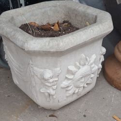Cement Concrete Cherubs Planter ++ Few Terracotta Pots