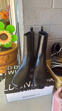 Wild Diva Lounge Black Ankle Boots