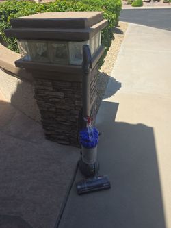 DYSON VACUUM CLEANER $50