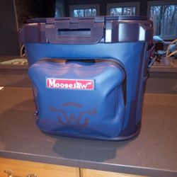 Moosejaw Chilladilla 36 Can Cooler