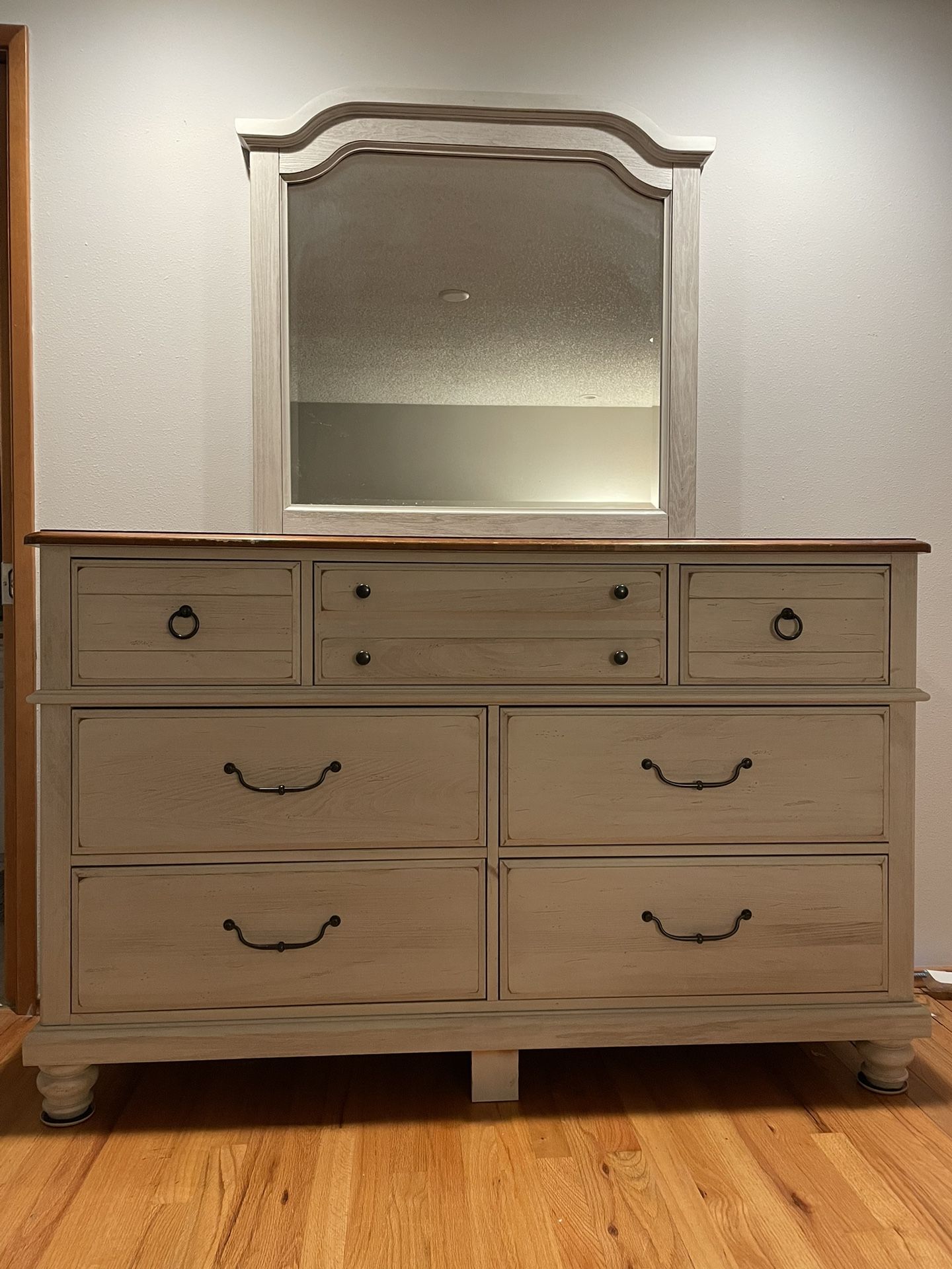 Vaughan Bassett Dresser and Mirror