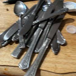 Spoons And Knives 
