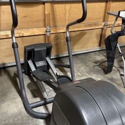 Precor EFX 5.21s Elliptical Cross-Trainer