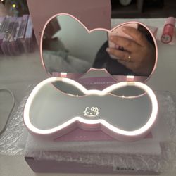 Hello kitty led mirror
