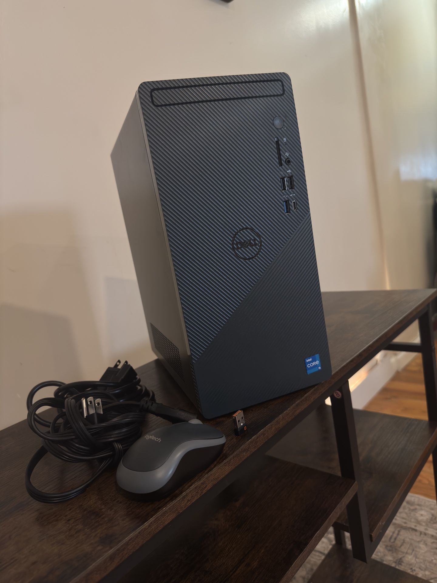 Dell Inspiron 3910 Desktop – 12th Gen Intel i5 | 12GB RAM | 1TB NVMe SSD | Radeon RX 550 (4GB) | Windows 11 Pro
