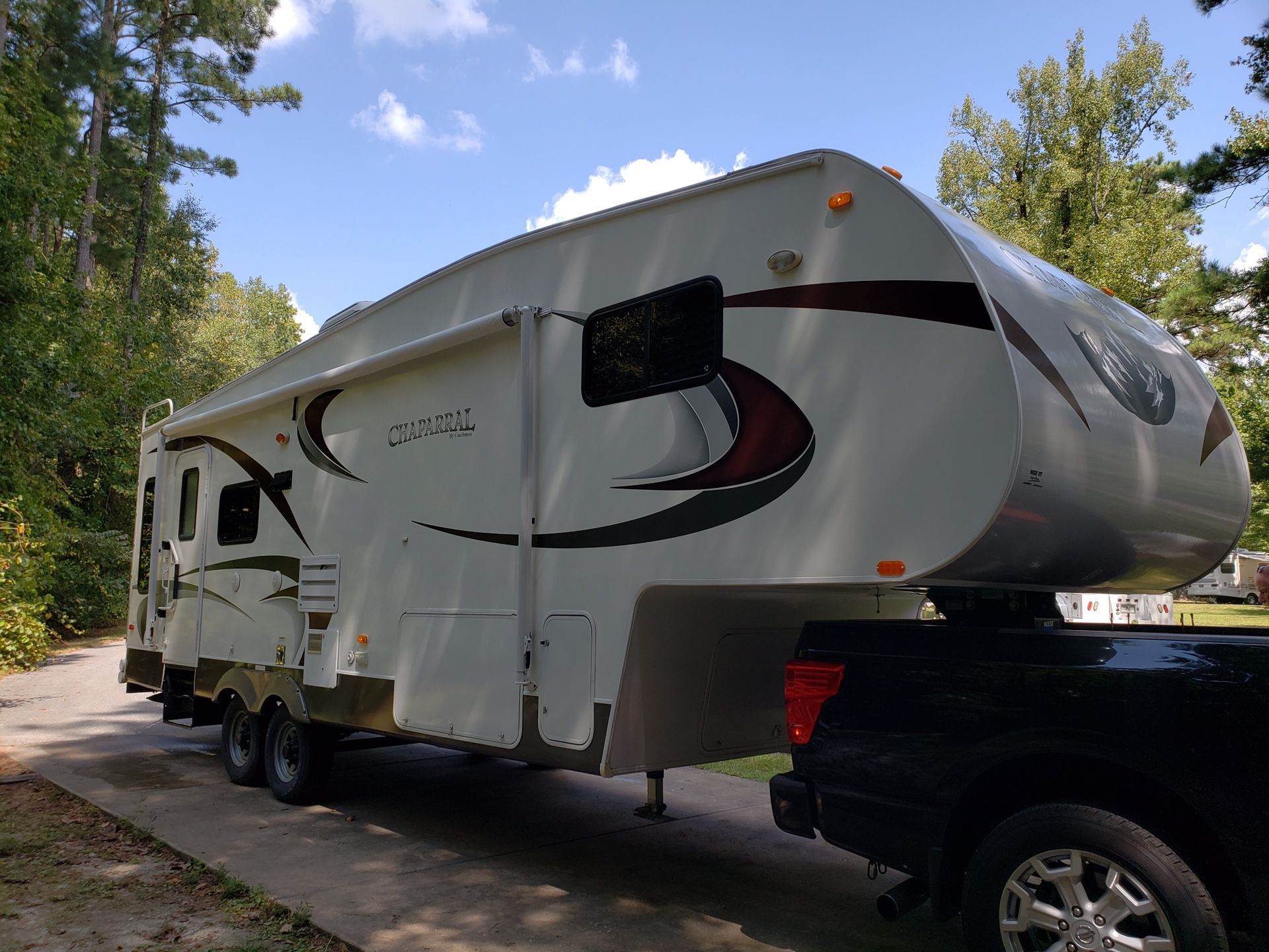 RV camper 5th wheel 29’ RLS