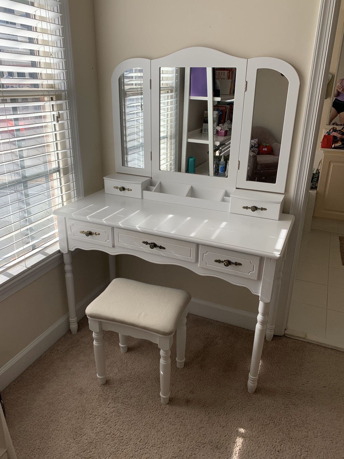 Vanity, Makeup Dress Table with Cushioned Ottoman