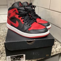 Jordan 1 Mid Banned 