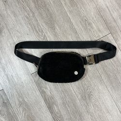 Lululemon Everywhere Belt Bag
