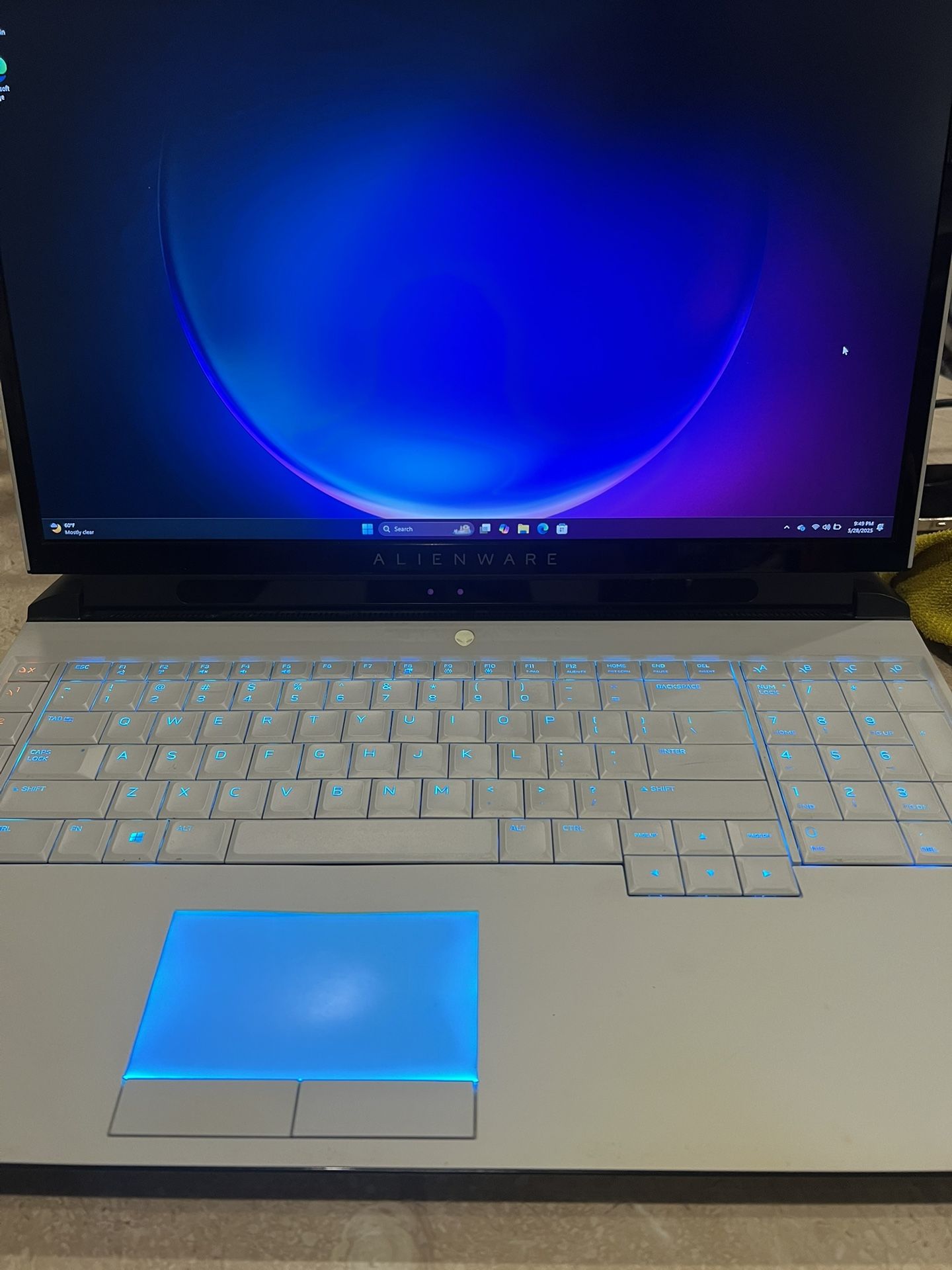 Alienware - Area-51m 17.3" Gaming Laptop - Intel Core i7 - 16GB Memory - NVIDIA GeForce RTX 2070 - 1TB Hard Drive + 256GB SSD - Lunar Light