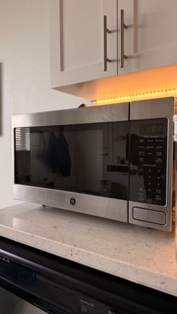 GE Stainless Steel Countertop Microwave
