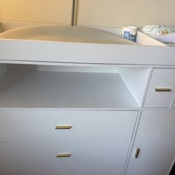 baby changing table