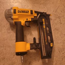 Dewalt 16GA Straight Finish Nailer Air New $ 120 Firm Cash Olny 