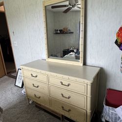 Dresser With Mirror 