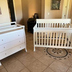 Wooden Crib And Changing Table Set