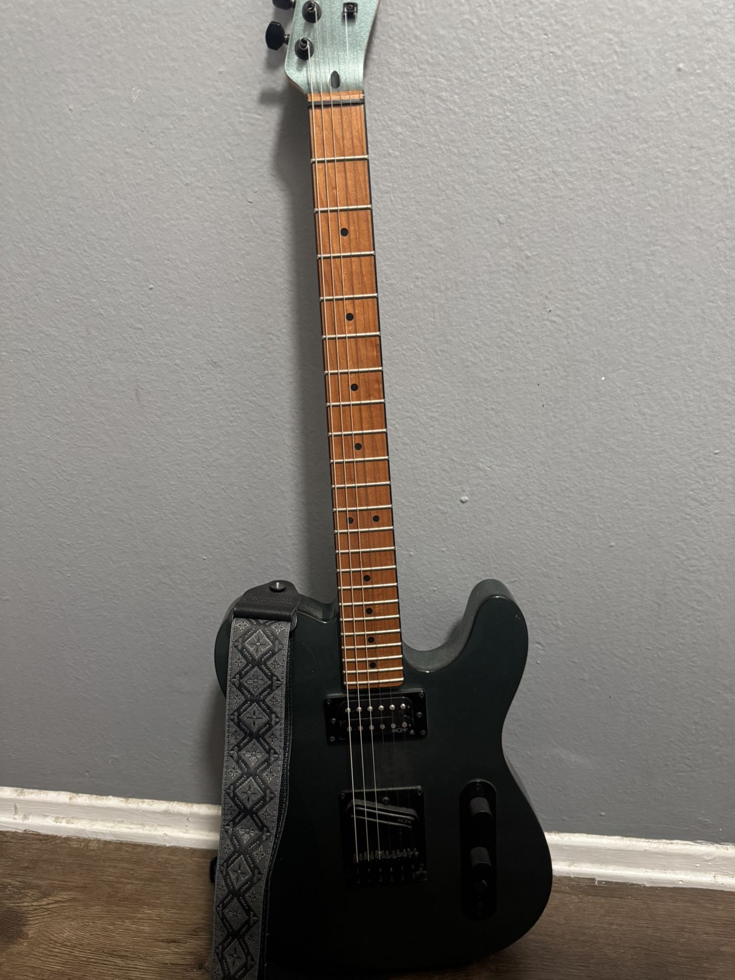 Squier Contemporary Telecaster RH Electric Guitar And Fender Frontman 20G Guitar Combo Amp Black
