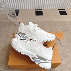 Louis Vuitton Runner Tactic Sneaker 