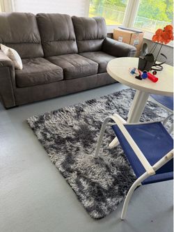 Queen pull out bed