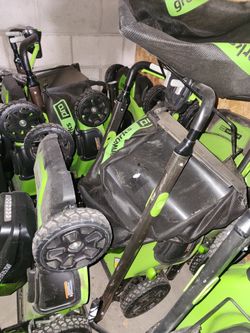 GREENWORKS PRO ELECTRIC LAWNMOVER 