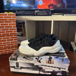 Retro 11 Low "Tuxedo"