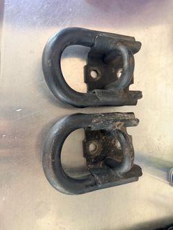 Tundra stock tow hooks off a 2016