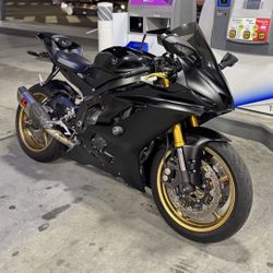 2017 Yamaha R6 - CLEAN 