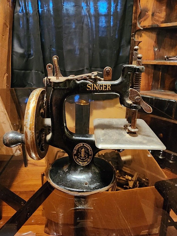 Vintage Singer Sewing Machine