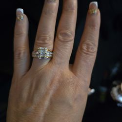 14 Kt  Engagement Ring