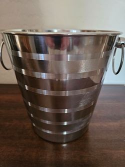 Ice bucket for you Champaign or wine, Giftable New $10