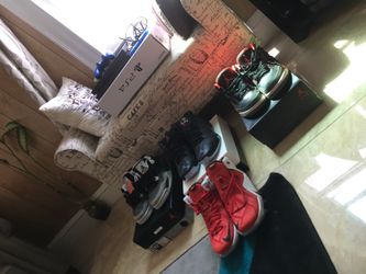 PS4 with Call of duty and shoes sz Range from 10-11