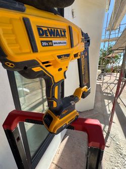 New slightly used Dewalt 18 gauge nailer