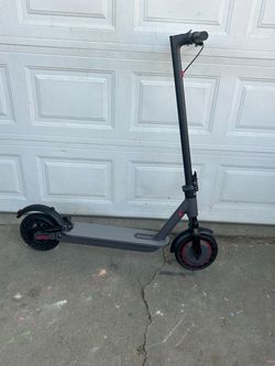 Electric scooter with double suspension, 22 MPH, 500 long-range 22-mile engine, double braking, maximum load of 264 pounds