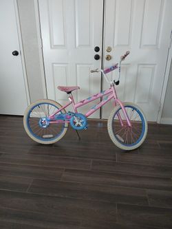 HUFFY SEASTAR CHILDREN'S BIKE