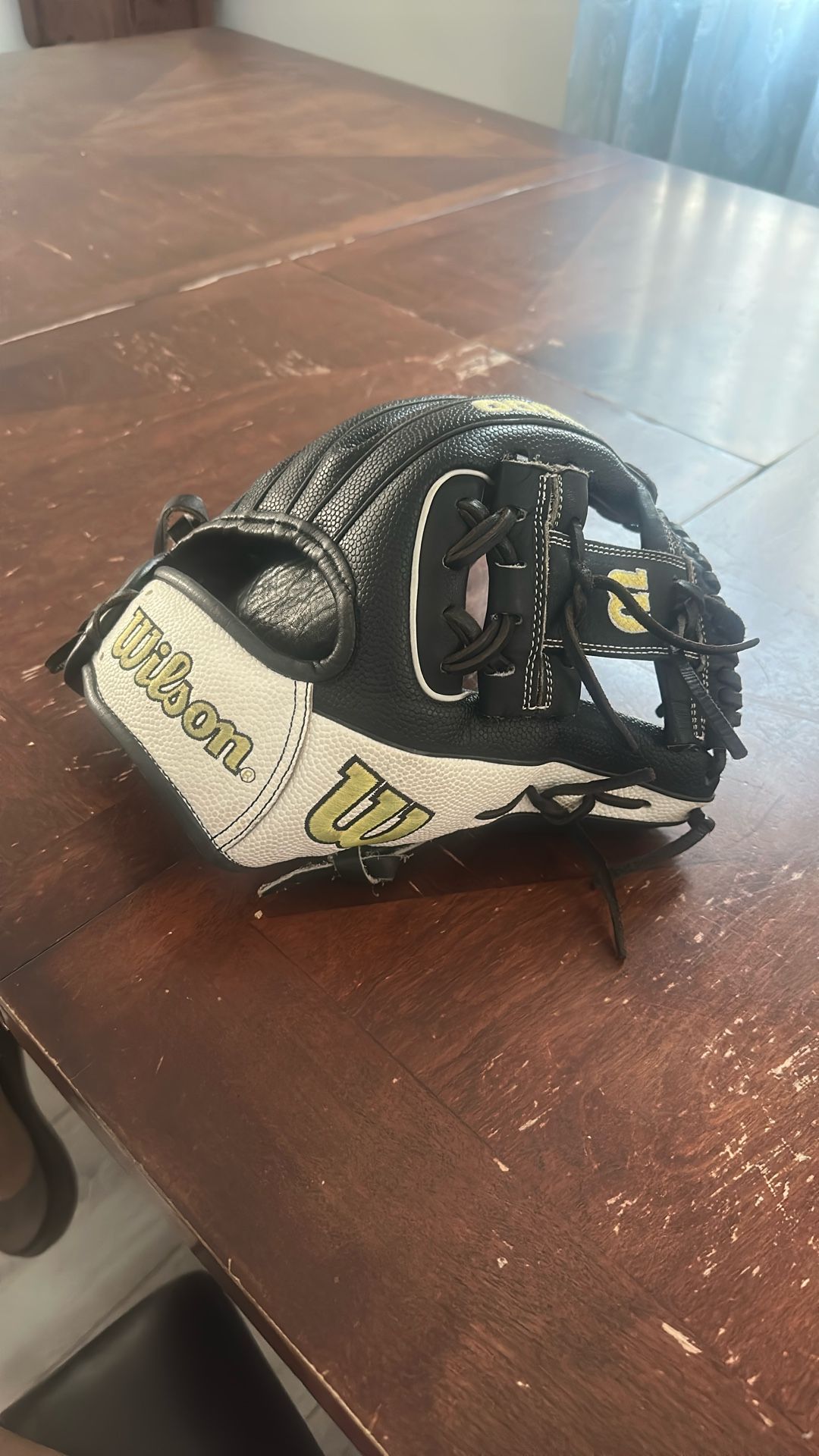 Wilson A2000