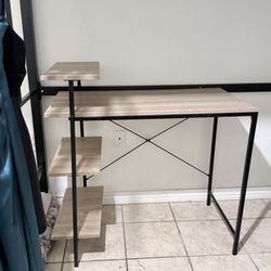 Modern Desk with Shelves – Great Condition