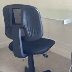 Like New Desk Chair 