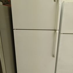 GE Refrigerator 