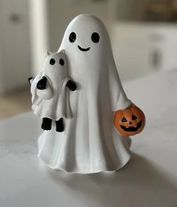 Goblin And Ghoul Ghost Holding Black Cat From Home goods NEW