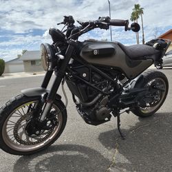 Husqvarna Svartpilen 4O1